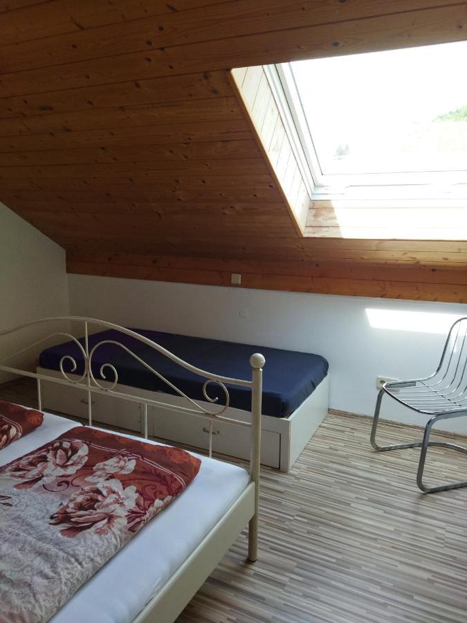 Aussergewoehnliche Atelierferienwohnung Mit Balkon An Der Donau Winzer Exteriér fotografie